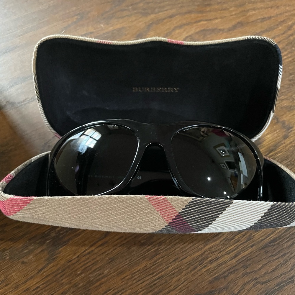 Burberry Sunglasses with case
